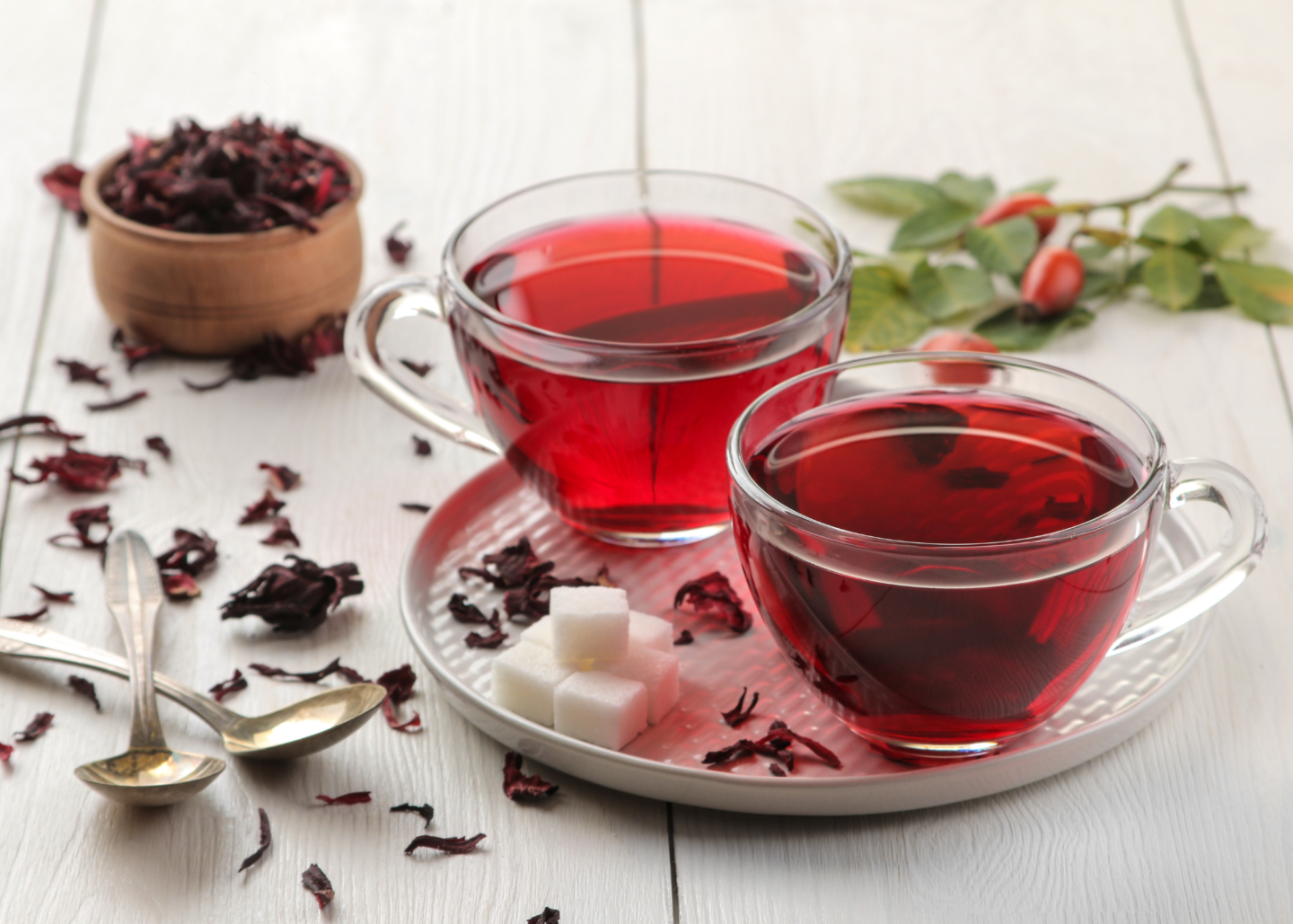 hibiscus tea for clearing skin. Healthy skin drinks. Drinks for glowing skin. glowing skin drink. drinks that clear skin. morning drink for glowing skin. juice for skin glow. best morning drink. glowing skin juice