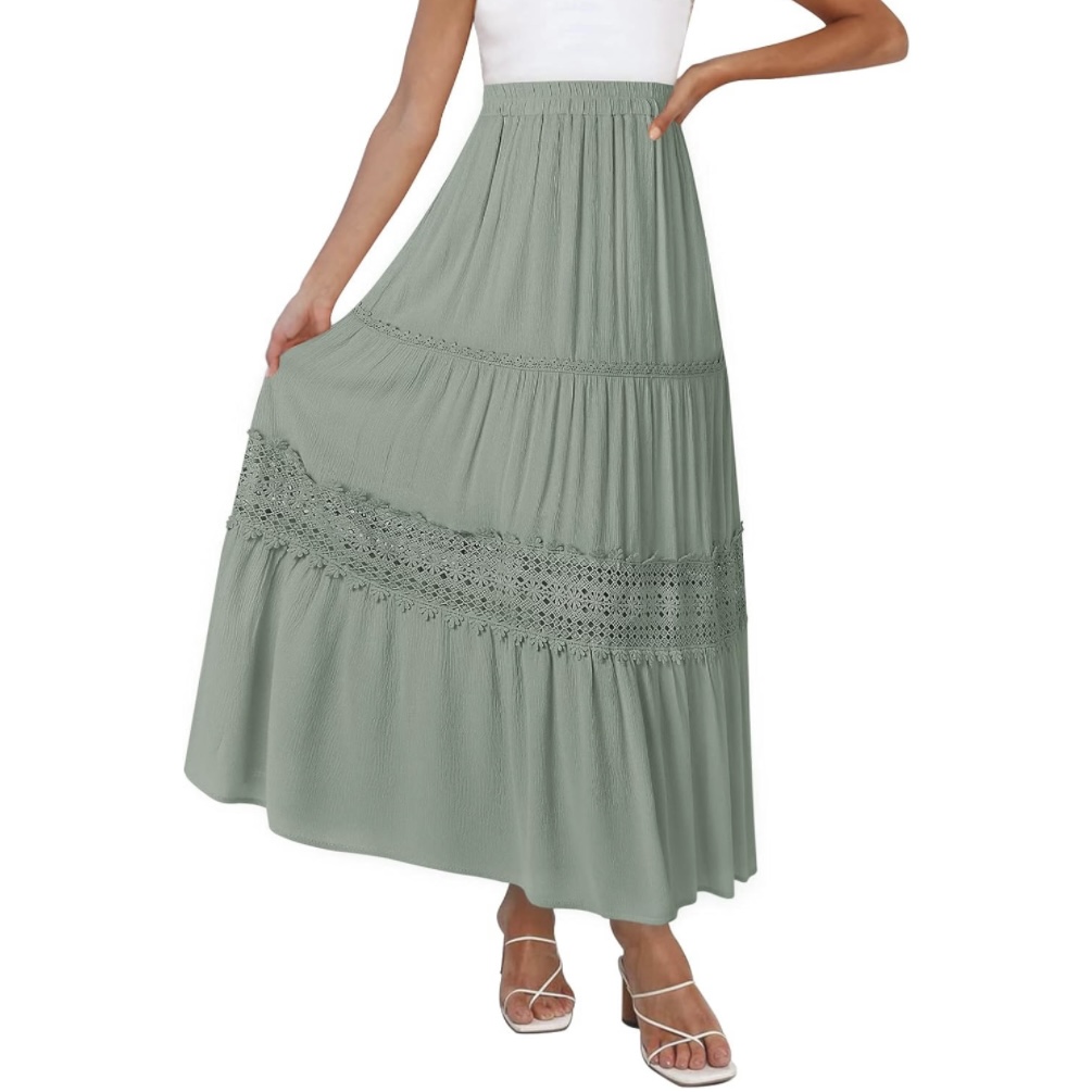 modest summer beach looks. modest summer outfits and style. How to be modest in summer on the beach. gorgeous green maxi skirt